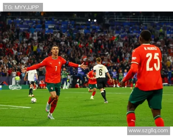 重庆足球明星赛精彩回顾球星云集激情四溢的绿茵场上演绎梦想与荣耀